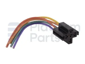 Relay socket