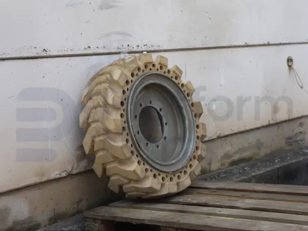 Non-marking tire + rim, foamed, RH