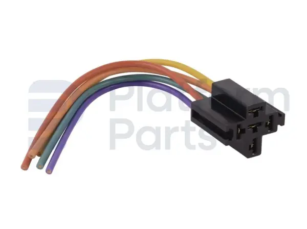 Relay socket